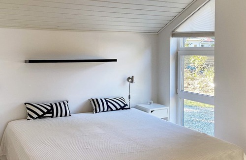 Hou House | 8 person holiday home in Hals