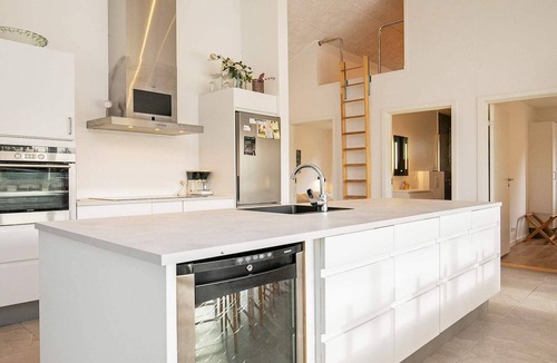 Bratten Strand House | 8 person holiday home in Jerup