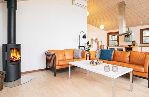 Nr. Lyngby House | 8 person holiday home in L kken