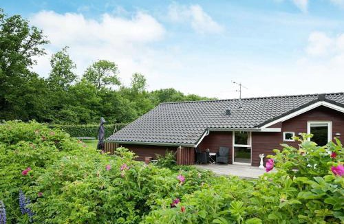 Pøt Strandby House | 8 person holiday home in Juelsminde-By Traum
