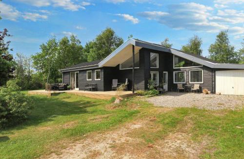 Egense House | 8 person holiday home in Storvorde
