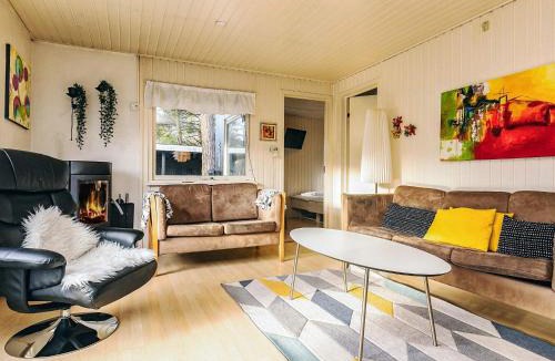 Hou House | 8 person holiday home in Hals