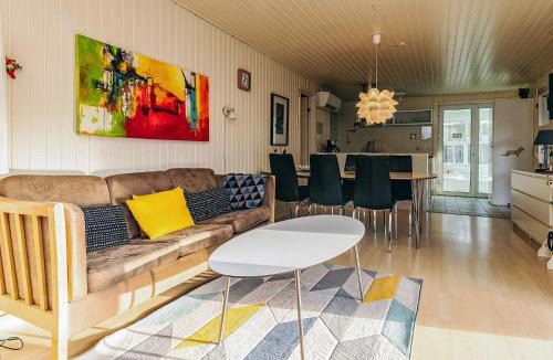 Hou House | 8 person holiday home in Hals