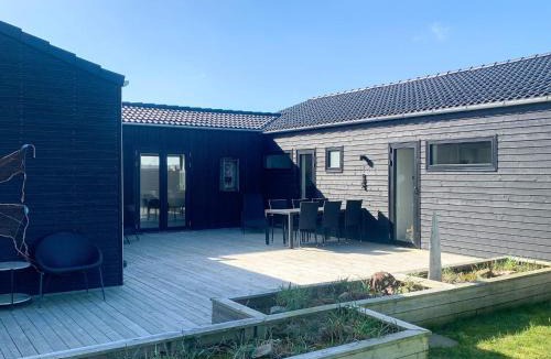 Bratten Strand House | 8 person holiday home in Jerup-By Traum