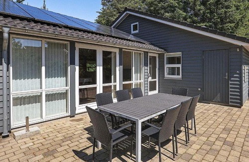Aalbaek House | 8 person holiday home in lb k