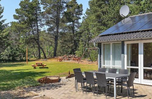 Aalbaek House | 8 person holiday home in lb k