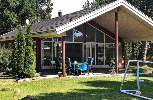 Rodby House | 8 person holiday home in R dby