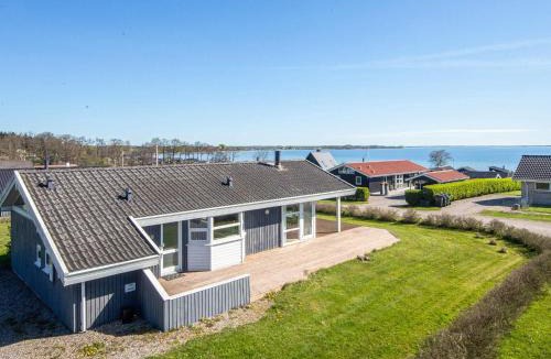 Grønninghoved Strand House | 8 person holiday home in Sjølund-By Traum