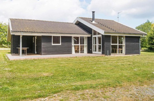 Mommark Strand House | 8 person holiday home in Sydals