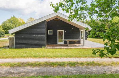 Mommark Strand House | 8 person holiday home in Sydals