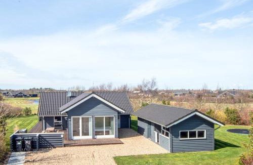 Skaven Strand House | 8 person holiday home in Tarm