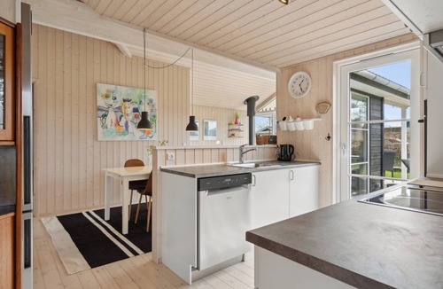 Hvidbjerg Strand House | 8-person holidayhome close to childfriendly beach