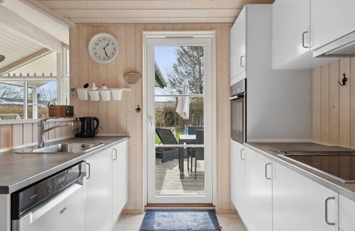 Hvidbjerg Strand House | 8-person holidayhome close to childfriendly beach