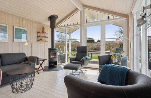 Hvidbjerg Strand House | 8-person holidayhome close to childfriendly beach