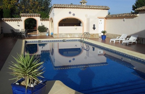 Jalon Villa | 8 PERSONS WITH PRIVATE POOL OUTSIDE BBQ ALL VERY LUXURIOUS.