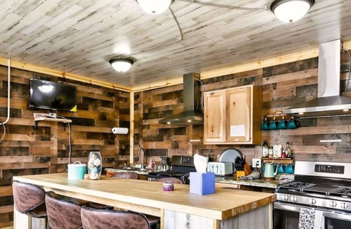 Leadville House | #8 Private room in heart of Leadville dog friendly