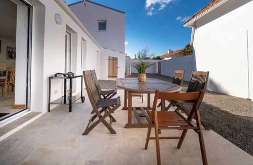 Challans House | 8-suite property with garden