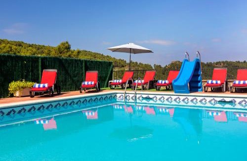 Rocafort Villa | 8 to 10 Sleeps Private Pool Villa & BBQ Near Barcelona