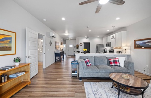 Benton City House | 8 Wineries Within 5 Minutes