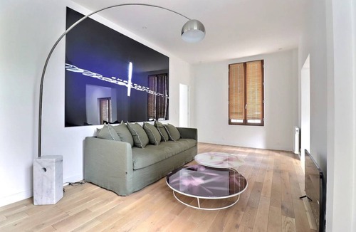 Republique–Point-du-Jour Apartment | 80 m² Apartment ∙ 2 bedrooms ∙ 4 guests