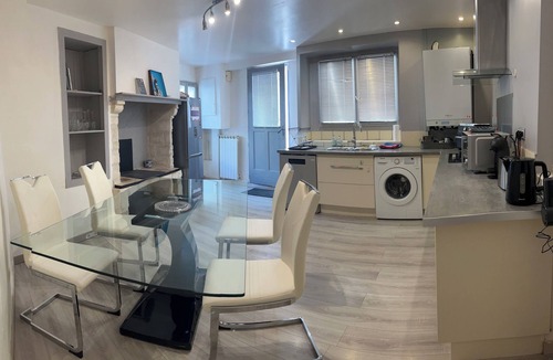 Lansargues House | 80 m2 2-bedroom village house with patio