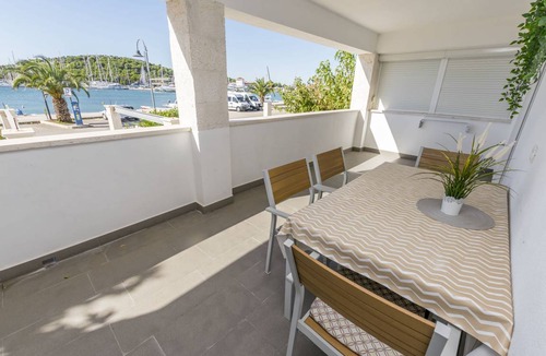 Rogoznica Apartment | 80 m² Apartment ∙ 2 bedrooms ∙ 5 guests