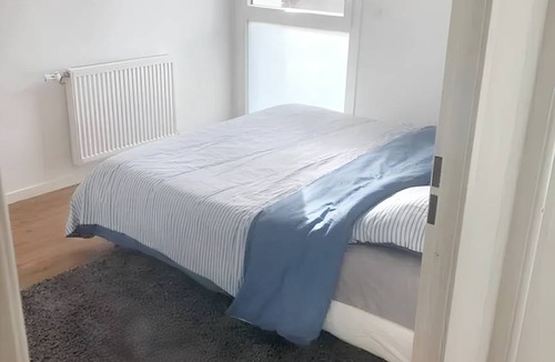 Bobigny Apartment | 80 m² Apartment ∙ 3 bedrooms ∙ 6 guests