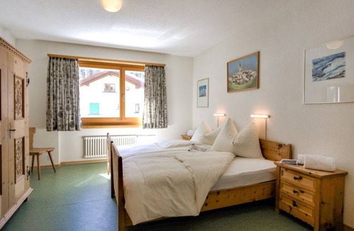 Pontresina Apartment | 80 m² Apartment ∙ 2 bedrooms ∙ 4 guests
