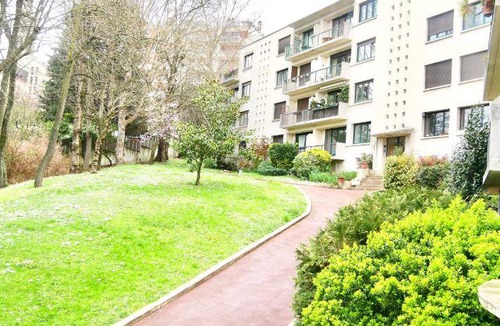 Saint-Cloud Apartment | 80 m² Apartment ∙ 1 bedroom ∙ 2 guests