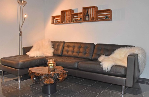 Riazzino House | 80 m² House ∙ 3 bedrooms ∙ 5 guests