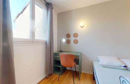 Gennevilliers Resort | 80 m² Private room ∙ 1 bedroom ∙ 2 guests