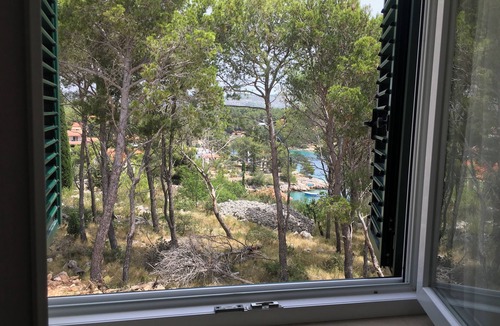 Cove Osibova (Milna) Apartment | 80 Meters Away to the Clear Beautiful Blue Sea!