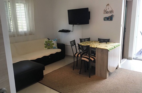 Cove Osibova (Milna) Apartment | 80 Meters Away to the Clear Beautiful Blue Sea!