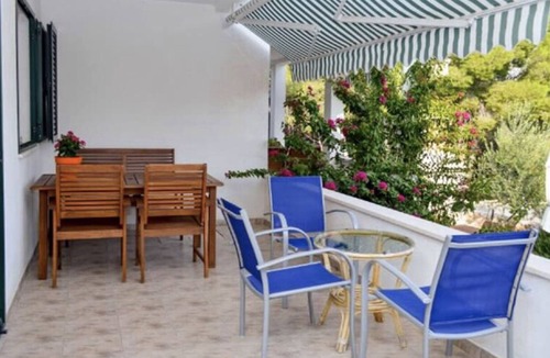 Cove Osibova (Milna) House | 80 Meters From Beautiful Clear Blue Sea, Apartment Violeta