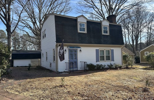 East Raleigh House | 80's Museum House Near Downtown & Walnut Creek