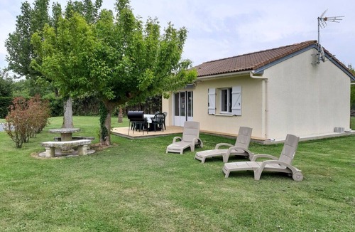 Le Verdon-sur-Mer House | 800 m from SOULAC/MER Grand Terrain pour Enfants/class 3 * in Le Verdon sur mer
