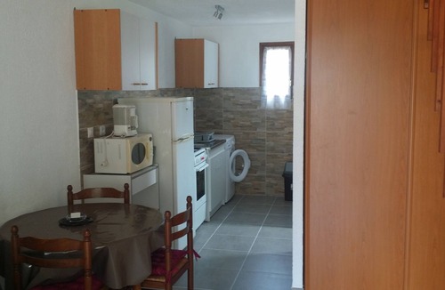 Calvi Apartment | 800 meters to the beach! studio on the ground floor with garden, quiet