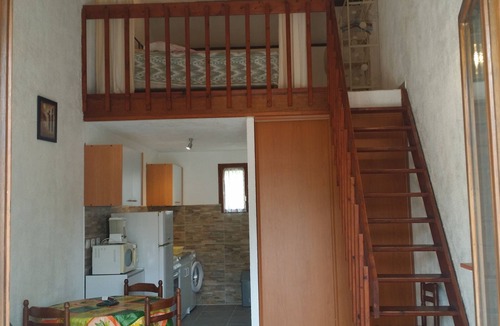 Calvi Apartment | 800 meters to the beach! studio on the ground floor with garden, quiet