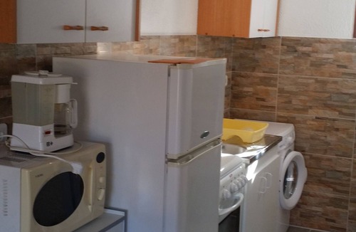 Calvi Apartment | 800 meters to the beach! studio on the ground floor with garden, quiet