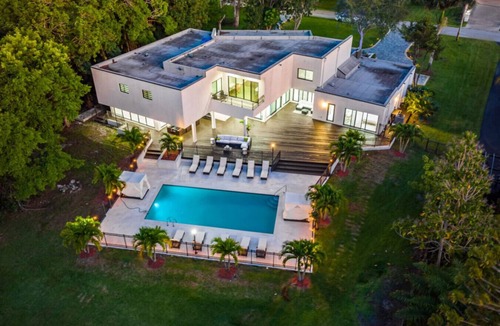 Plantation House | 8000sf Mansion/Heated Pool/Game Room