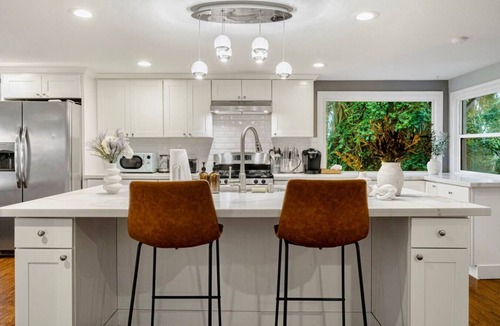 Esperance House | 8022 upper · 5b3b Unit @Edmonds/8 mins to Ferry Terminal