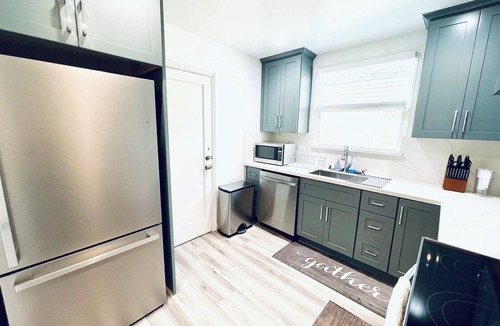 Central San Mateo House | 804 SanMateo Comfortable 2BR Home/WiFI & Free Parking