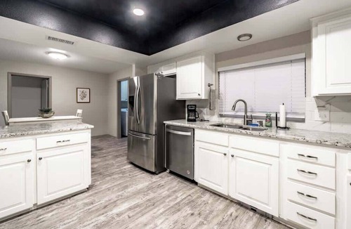 Raintree House | 806 Estate - 4BR/2BA - South Lubbock