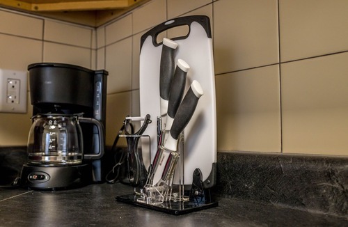 Kutzky Park Apartment | 8077-Walk to Mayo- Elegantly Designed Apartment