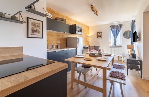Genos Apartment | 80m from the slopes - Apart for 4 adults/2 children