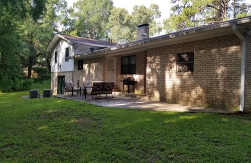 Grambling House | 81 Pines - Modern Luxury, Rustic Charm - 4BR/3BA