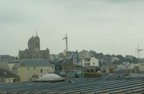 Granville House | 81 Rue des Juifs