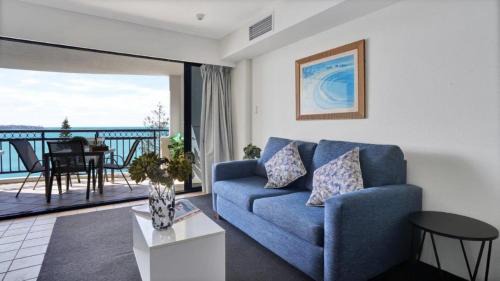 Golden Beach Apartment | #812 Ramada Resort, Beachfront