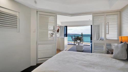 Golden Beach Apartment | #812 Ramada Resort, Beachfront