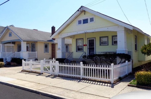 North End House | 814 Stenton Ave